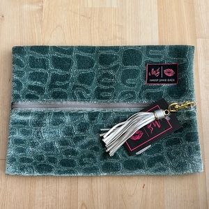 Makeup Junkie Medium Bag